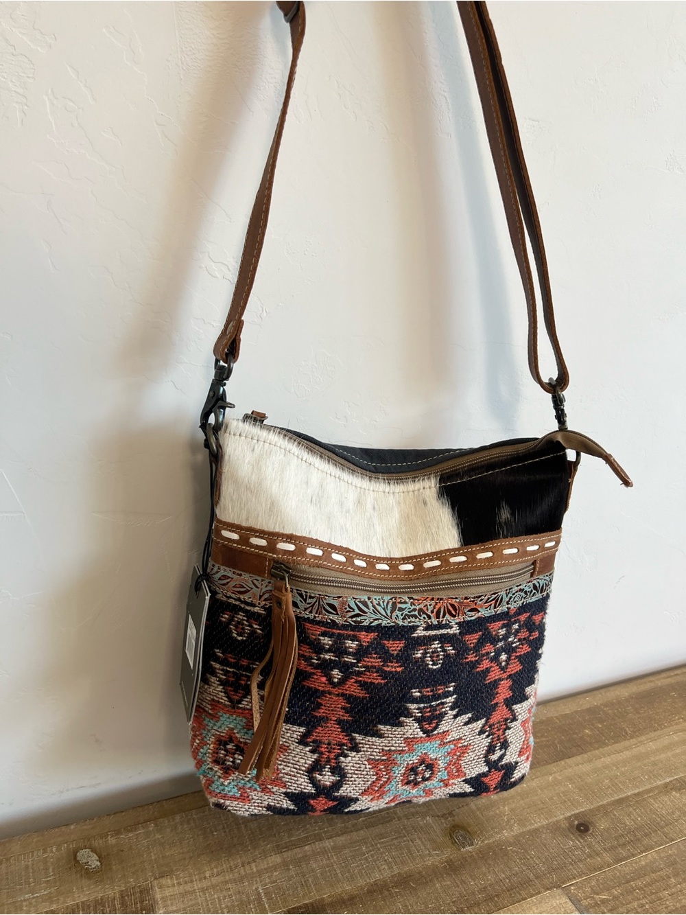 New Myra Bag Boho Aztec Crossbody with Cowhide & Embossed Leather Trim - Picture 4 of 10